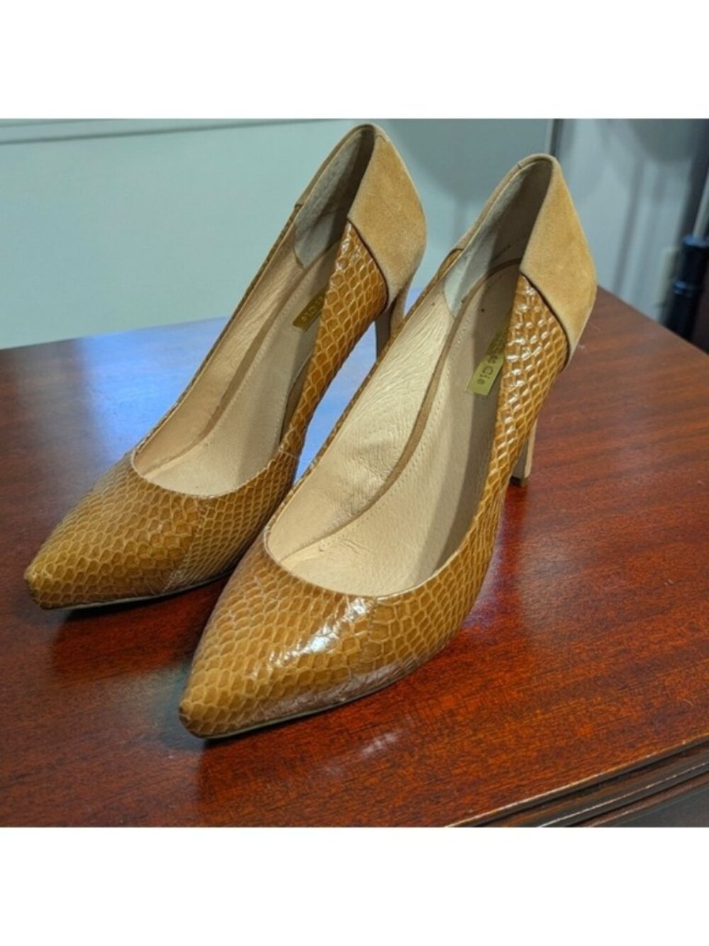 3/$30 Louise Et Cie Suede And Snakeskin Heals